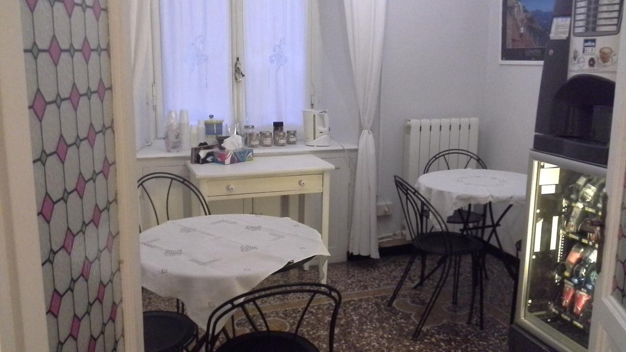 Argentina House Acomodação com café da manhã  Génova